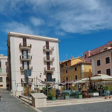 Luna Apartment Civitavecchia Bagian luar foto